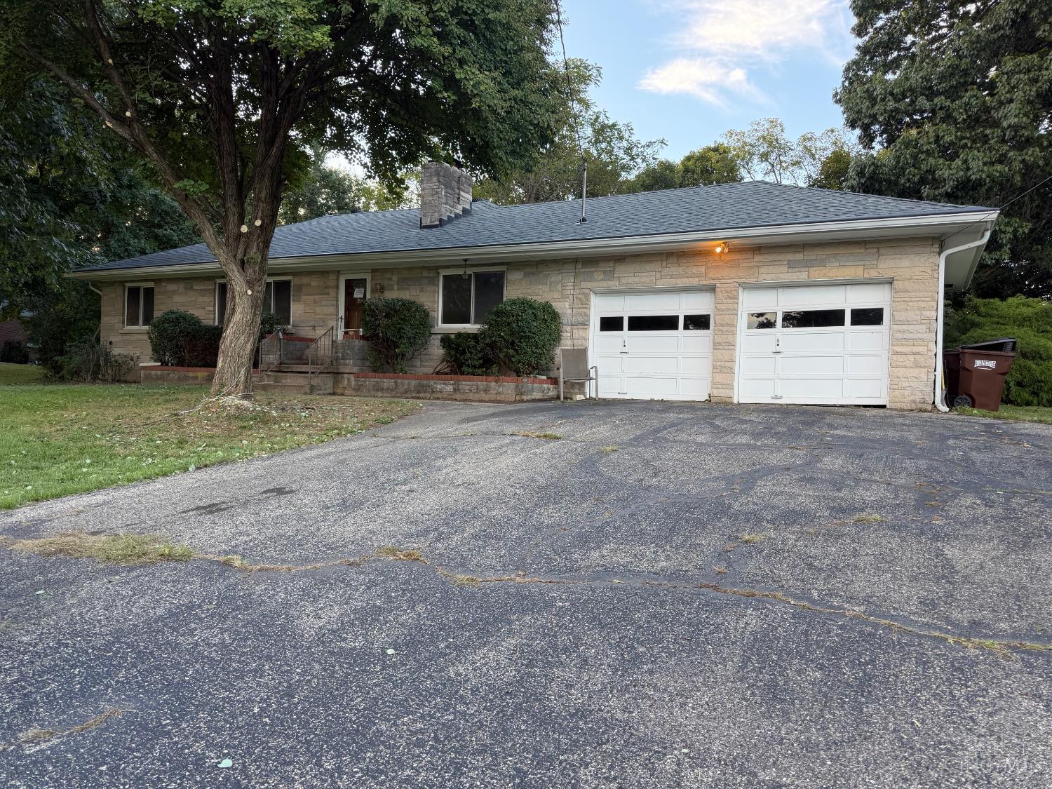 Photo 1 of Single family home for sale at 1585 Northview Cir, Fairfield, OH 45014 | MLS# 1894386 | Listing updated on 2026-10-06