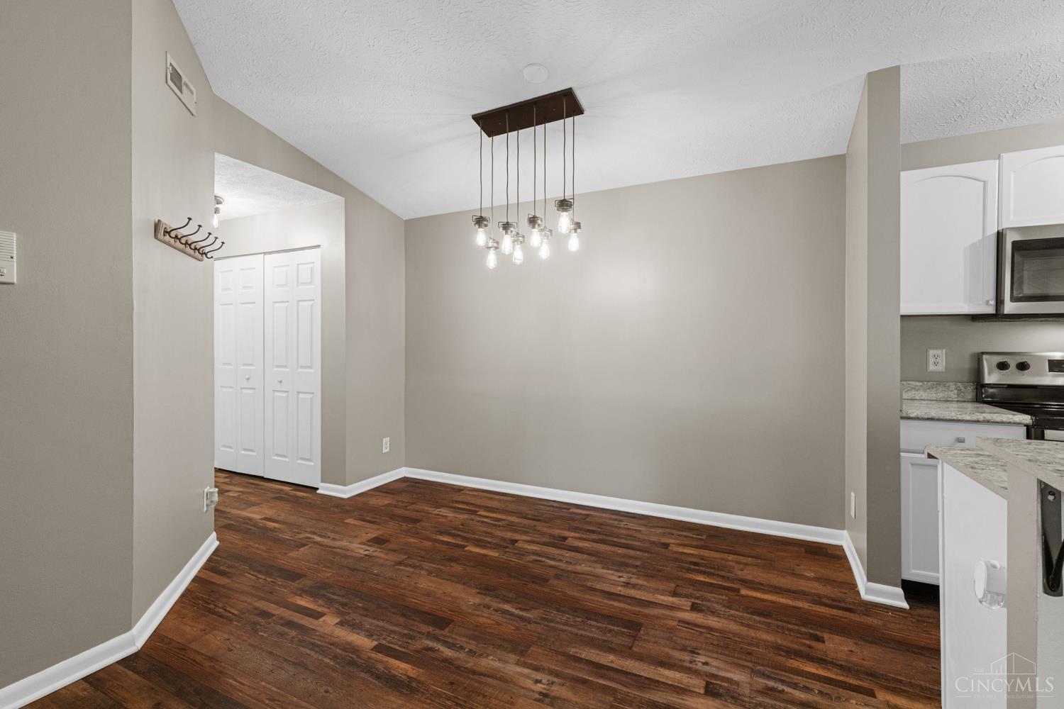 Photo 4 of Condo for sale at 5981 Meadow Crk Dr #10, Miami Twp, OH 45150 | MLS# 1894817 | Listing updated on 2026-09-27