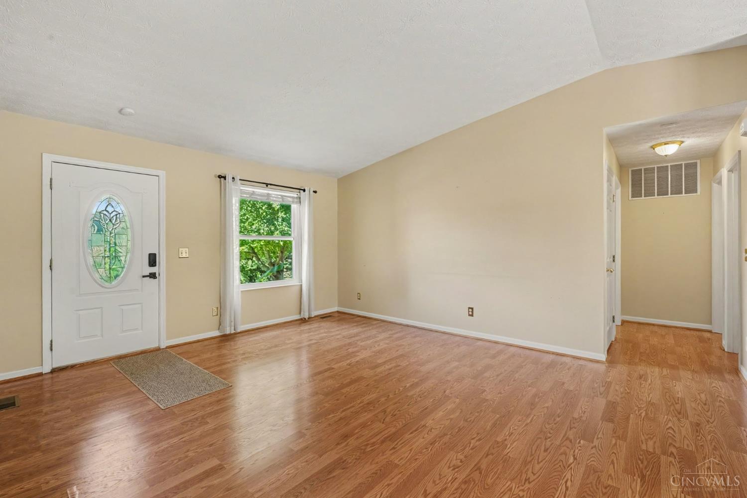 Photo 3 of Sale Pending at 8102 Sterling Spring Dr, Goshen Twp, OH 45140 | MLS# 1895372 | Listing updated on 2026-10-03