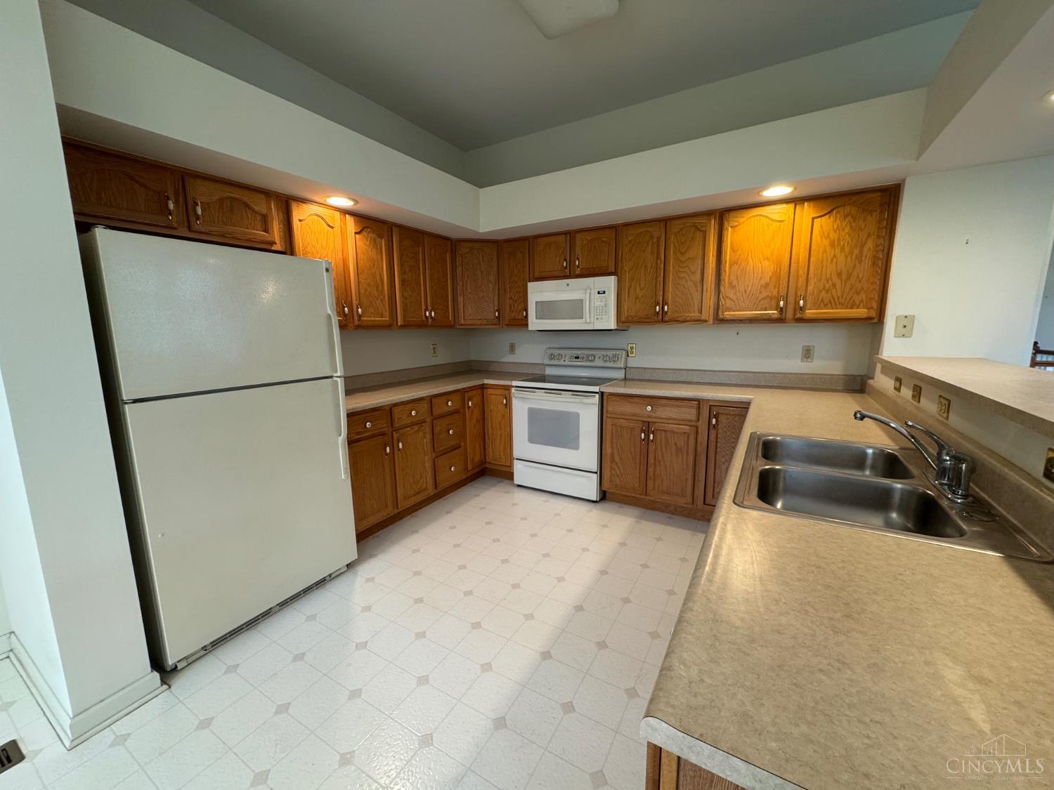 Listing Photo 5 - Condo for sale in building located at 58 Stonehaven Dr, North Bend, OH 45052