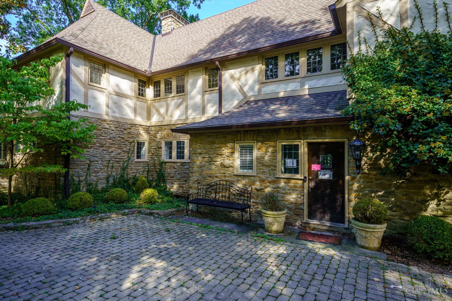 14 Garden Place