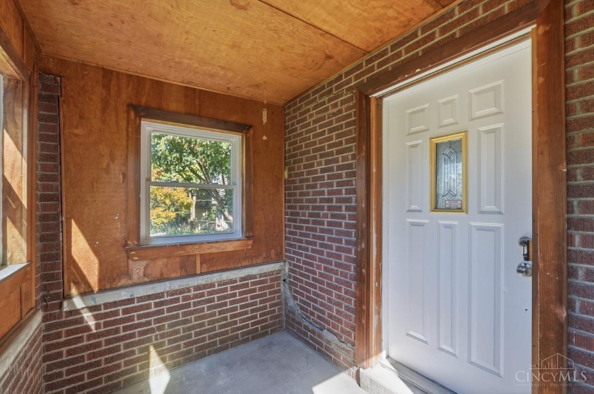 Photo 3 of Single family home for sale at 1318 Woodland Ave, Springfield Twp., OH 45237 | MLS# 1895206 | Listing updated on 2026-09-28