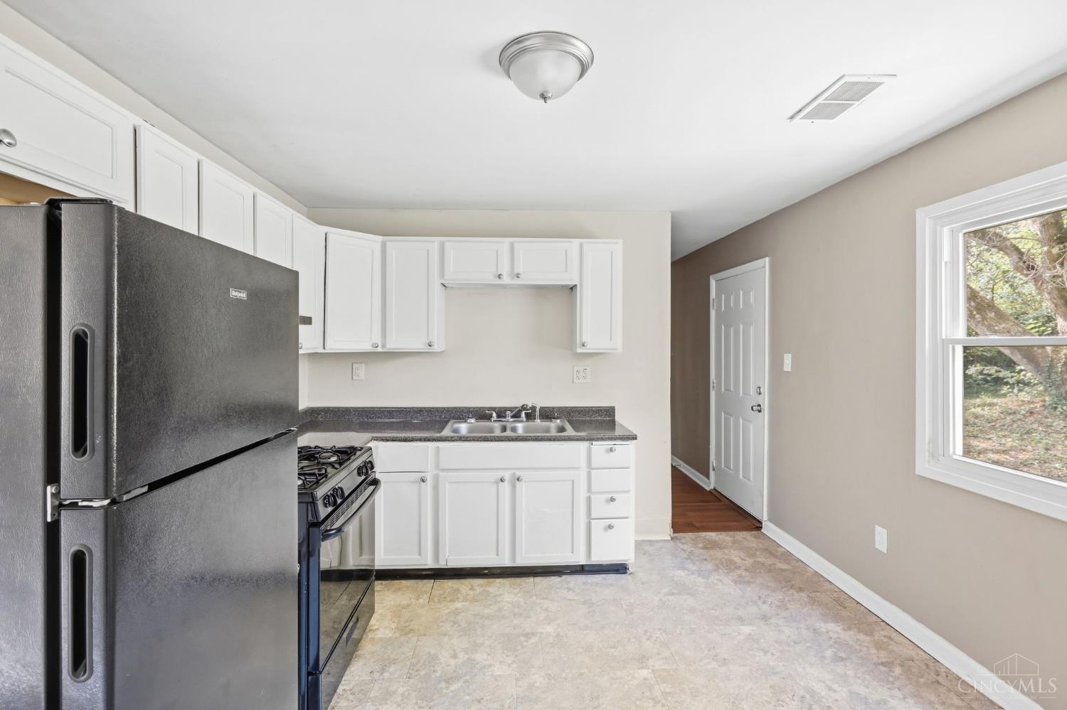 Photo 4 of Single family home for sale at 10023 Crusader Dr, Colerain Twp, OH 45251 | MLS# 1894401 | Listing updated on 2026-09-29