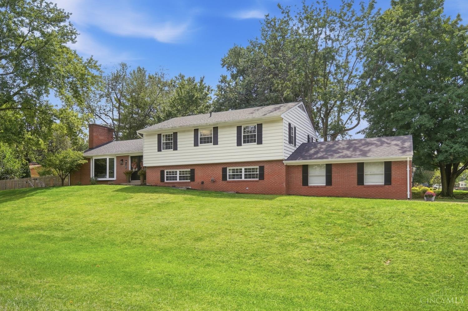 Photo 3 of Sale Pending at 8148 Lake Shore Dr, West Chester, OH 45069 | MLS# 1895483 | Listing updated on 2026-10-05