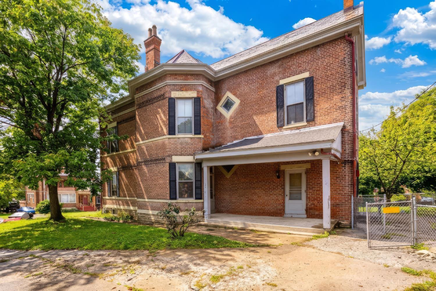 Photo 3 of Single family home for sale at 3904 Saint Lawrence Ave, Cincinnati, OH 45205 | MLS# 1895446 | Listing updated on 2026-09-29