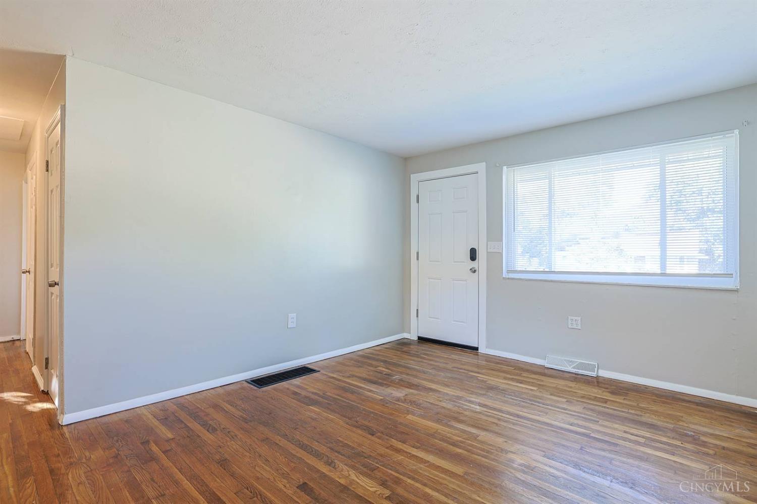 Photo 4 of Single family home for sale at 4310 Sunburst Ln, Cincinnati, OH 45238 | MLS# 1894895 | Listing updated on 2026-09-29