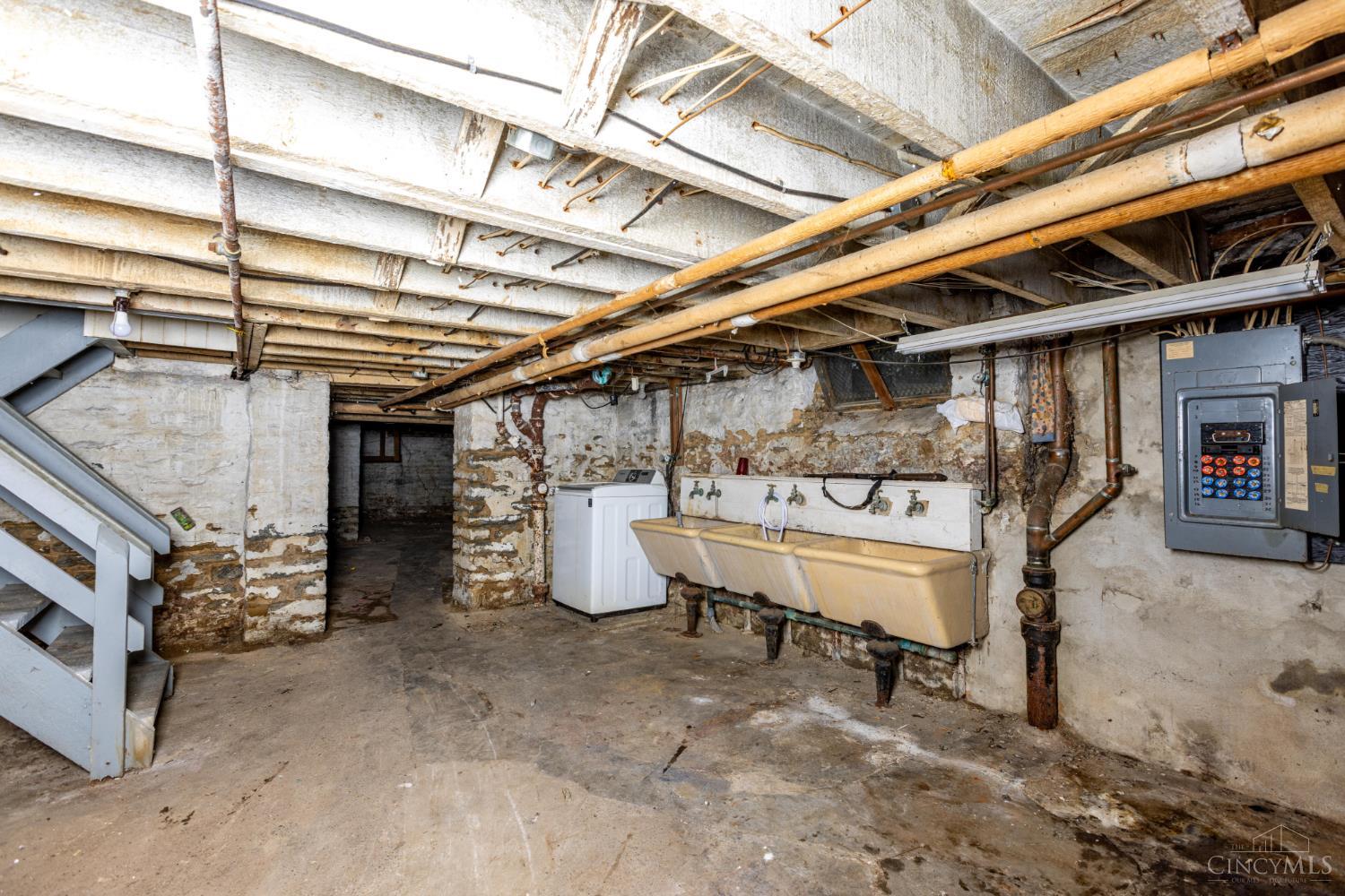 Photo 3 of Single family home for sale at 3904 Saint Lawrence Ave, Cincinnati, OH 45205 | MLS# 1895446 | Listing updated on 2026-09-29