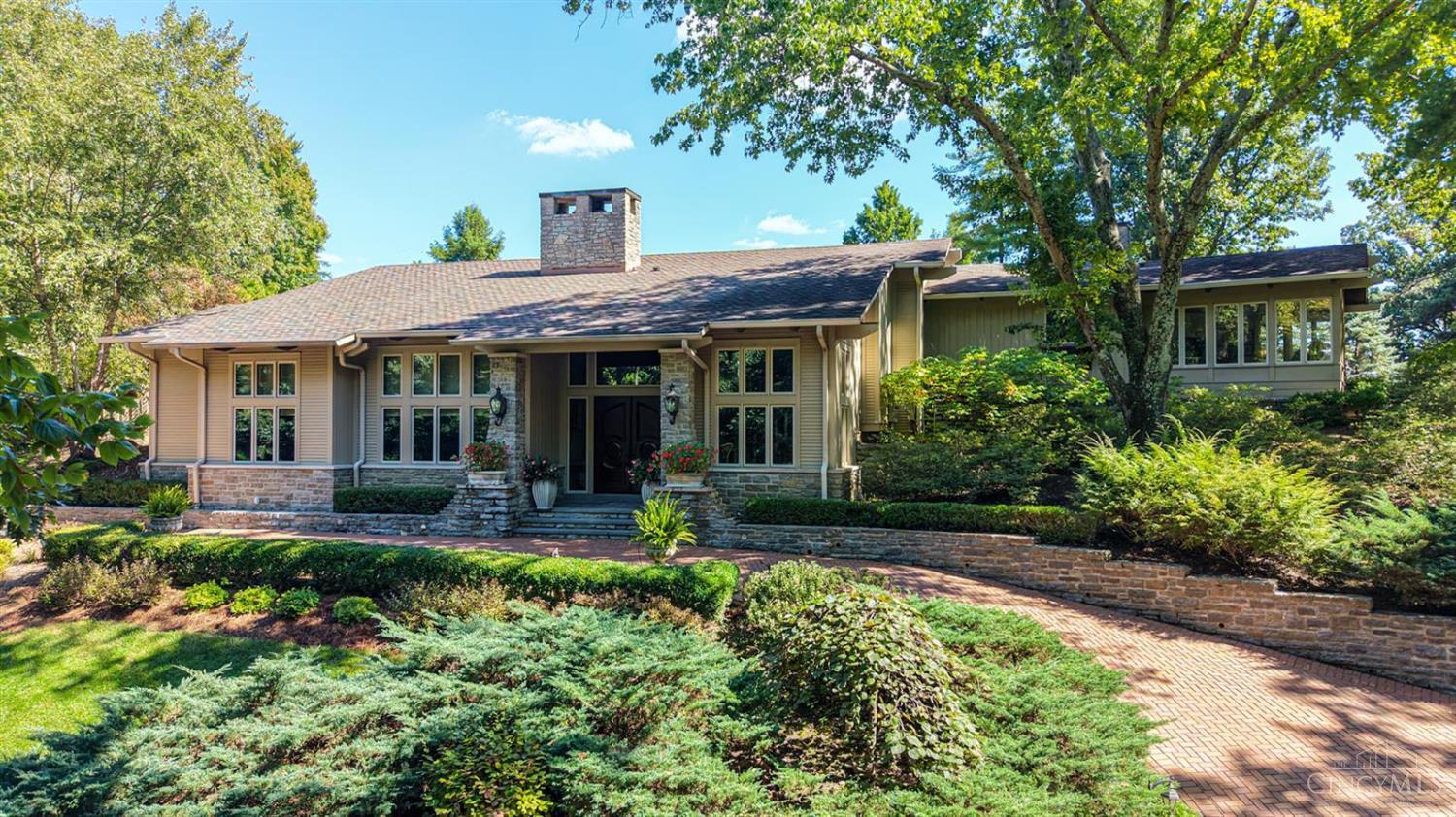 Photo 1 of Single family home for sale at 736 Elsinboro Dr, Cincinnati, OH 45226 | MLS# 1894723 | Listing updated on 2026-09-29