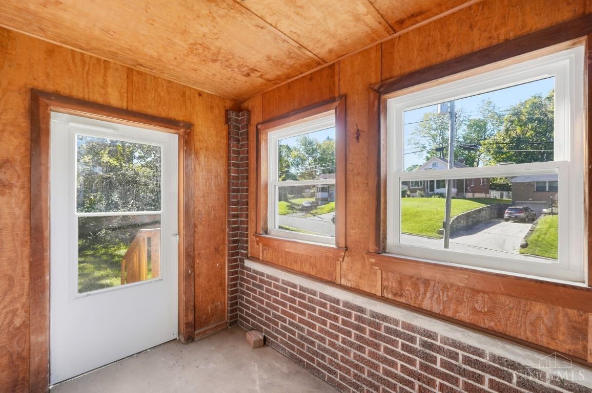 Photo 4 of Single family home for sale at 1318 Woodland Ave, Springfield Twp., OH 45237 | MLS# 1895206 | Listing updated on 2026-09-28