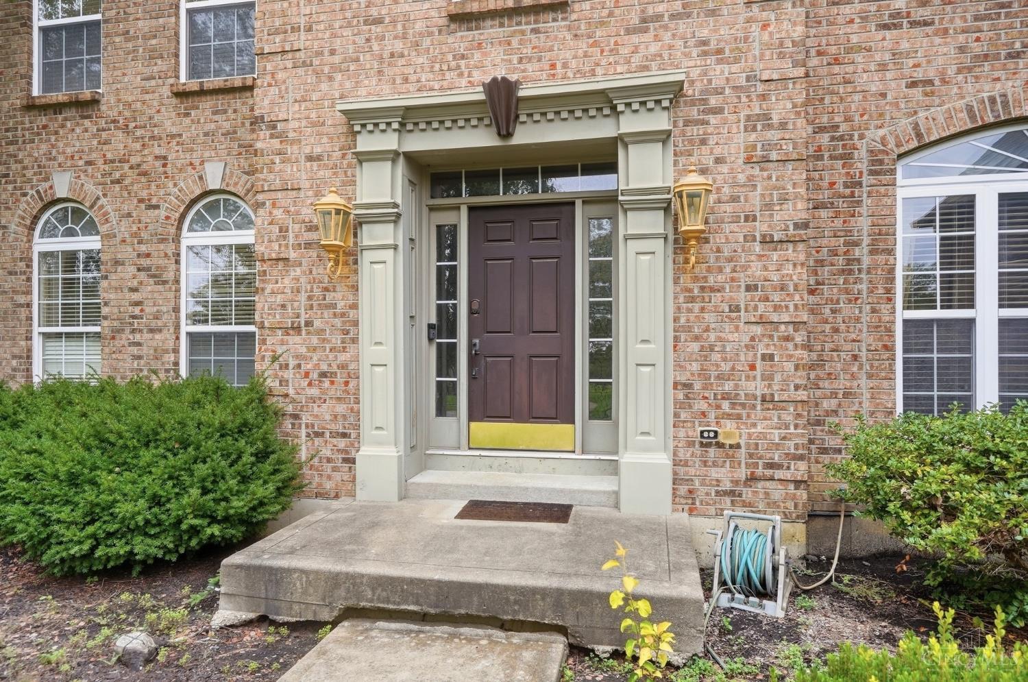 Photo 2 of Single family home for sale at 7649 Hunters Trl, West Chester, OH 45069 | MLS# 1894613 | Listing updated on 2026-10-01