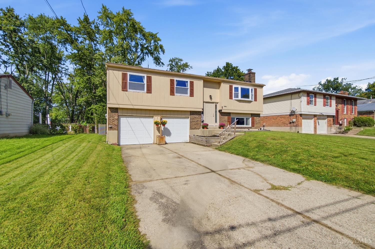 Photo 3 of Sale Pending at 2576 Ambassador Dr, Colerain Twp, OH 45231 | MLS# 1895454 | Listing updated on 2026-10-05