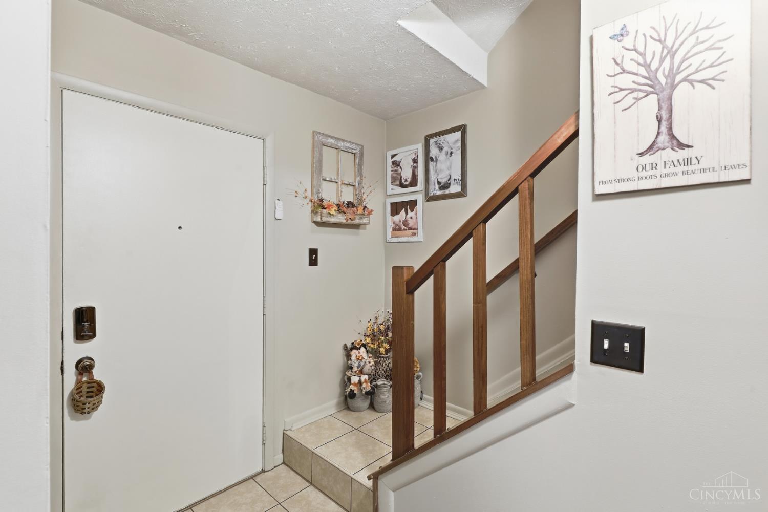 Photo 3 of Condo for sale at 1024 Crisfield Dr, Cincinnati, OH 45245 | MLS# 1891022 | Listing updated on 2026-10-07