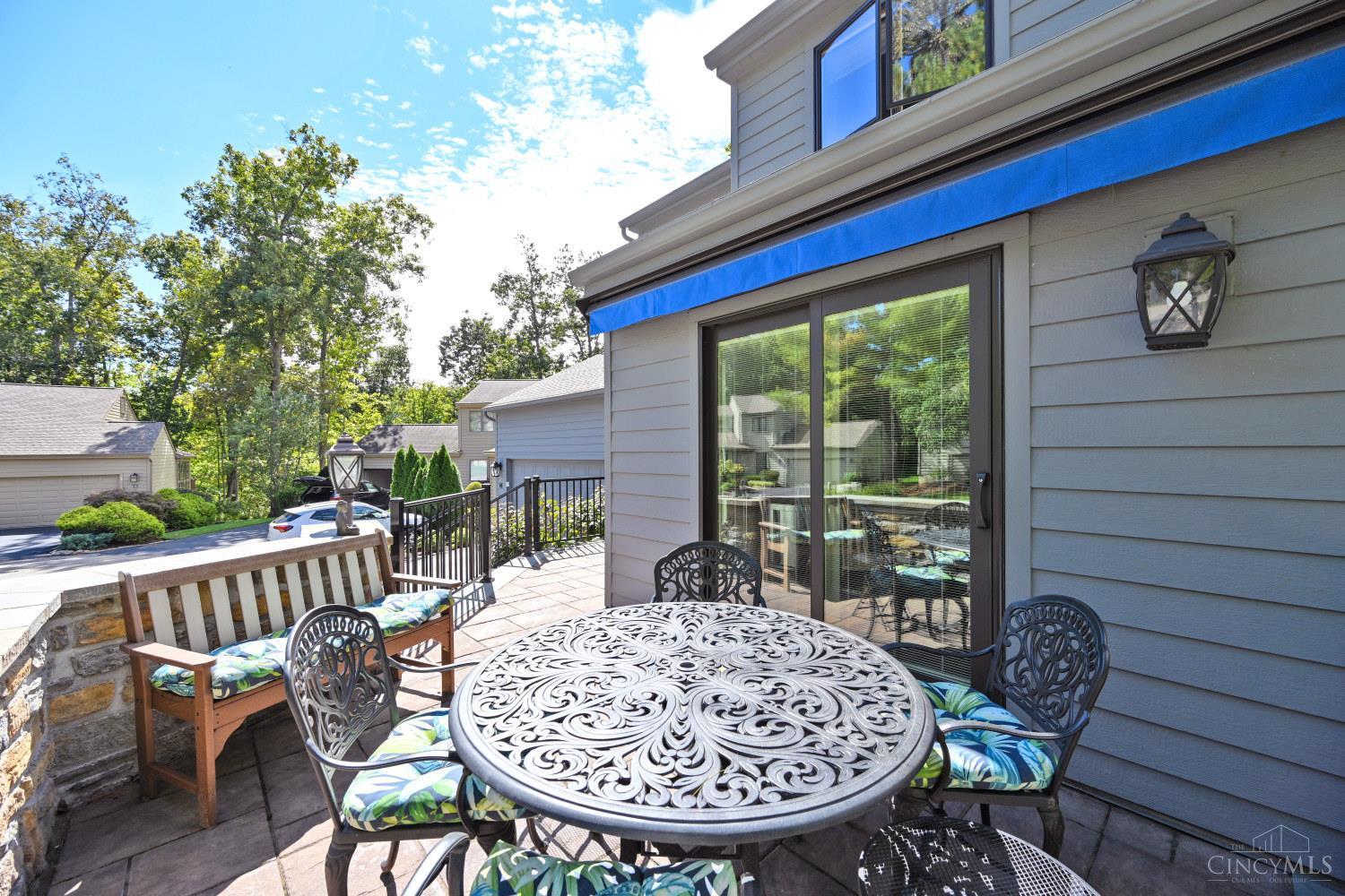 Photo 4 of Sale Pending at 14 Falling Brk Ln, Blue Ash, OH 45241 | MLS# 1895503 | Listing updated on 2026-10-03