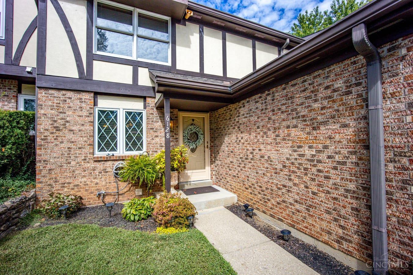 Photo 3 of Townhouse for sale at 6128 Cleves Warsaw, Cincinnati, OH 45233 | MLS# 1895520 | Listing updated on 2026-10-04