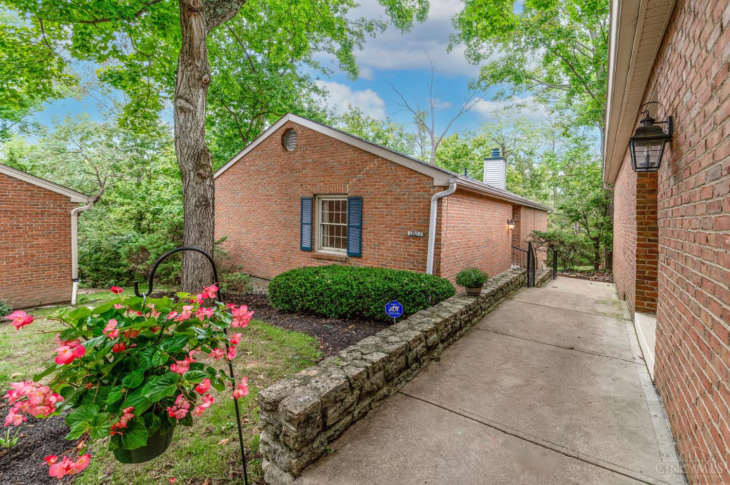 1001 Shakertown Court