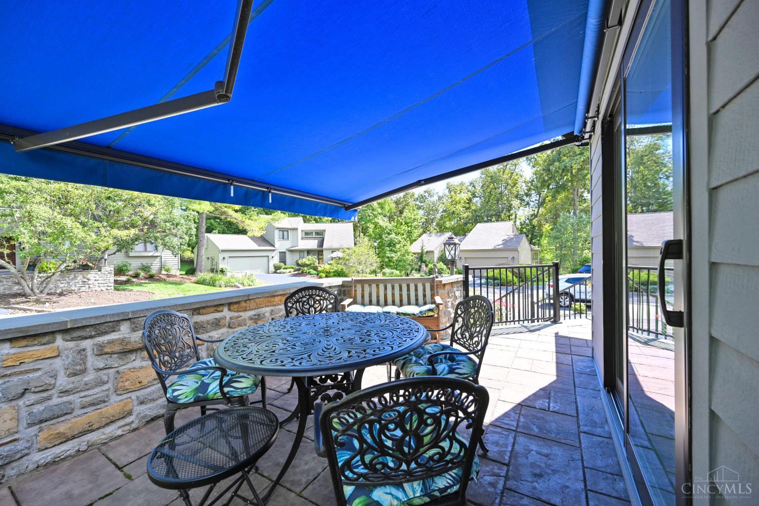 Photo 3 of Sale Pending at 14 Falling Brk Ln, Blue Ash, OH 45241 | MLS# 1895503 | Listing updated on 2026-10-03