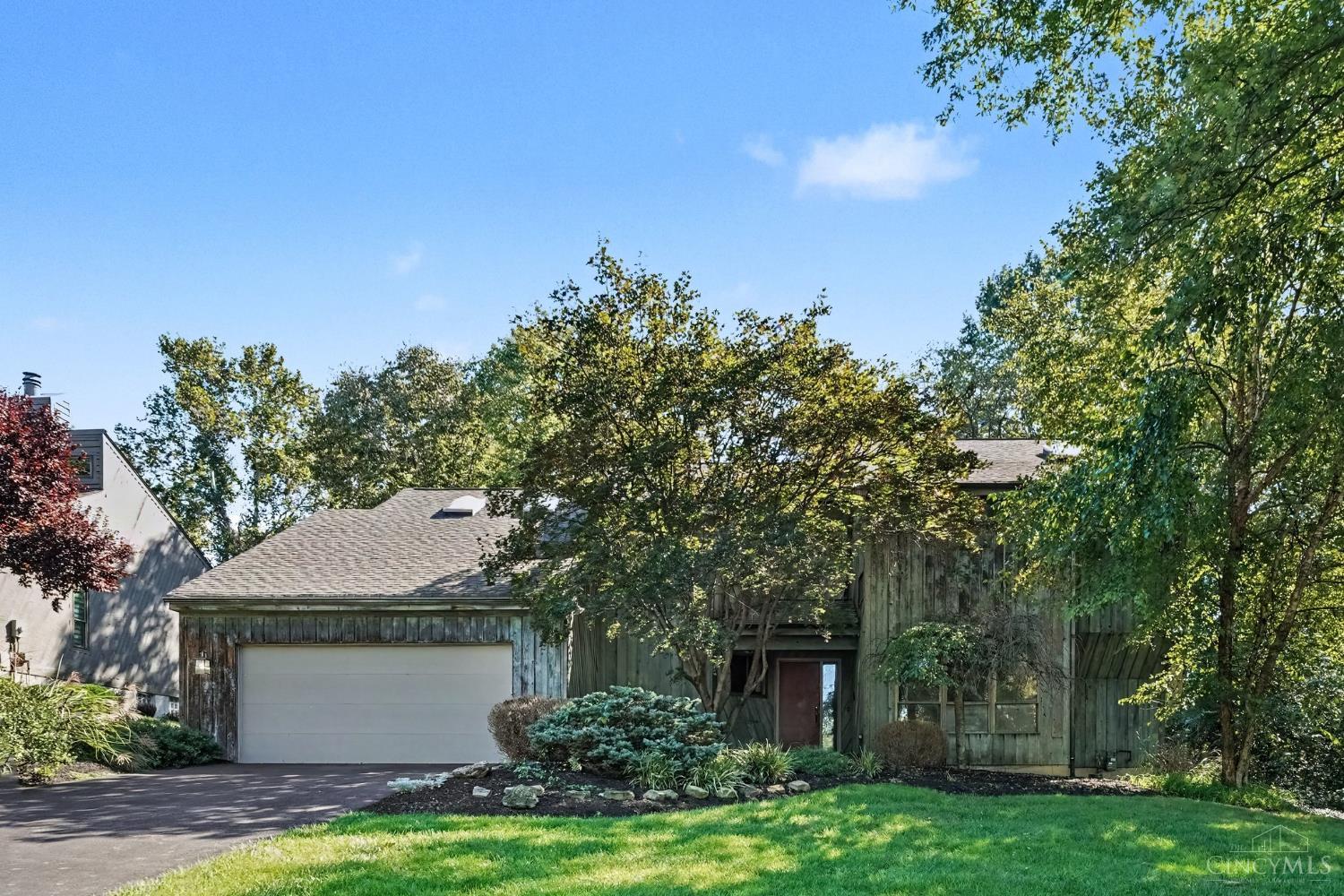 Photo 2 of Sale Pending at 2458 Pond Run Ave, Anderson Twp, OH 45244 | MLS# 1895588 | Listing updated on 2026-10-05
