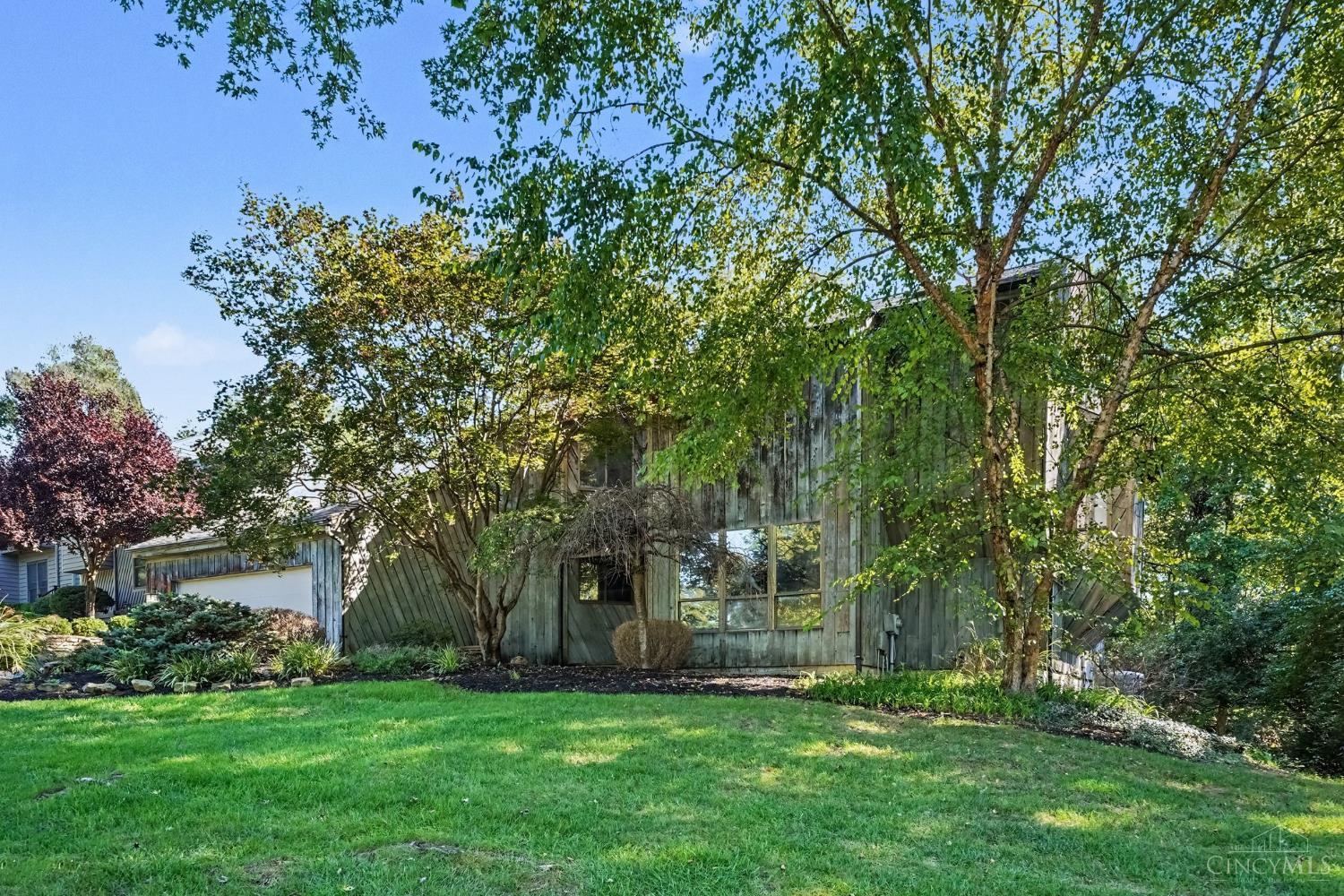 Photo 3 of Sale Pending at 2458 Pond Run Ave, Anderson Twp, OH 45244 | MLS# 1895588 | Listing updated on 2026-10-05
