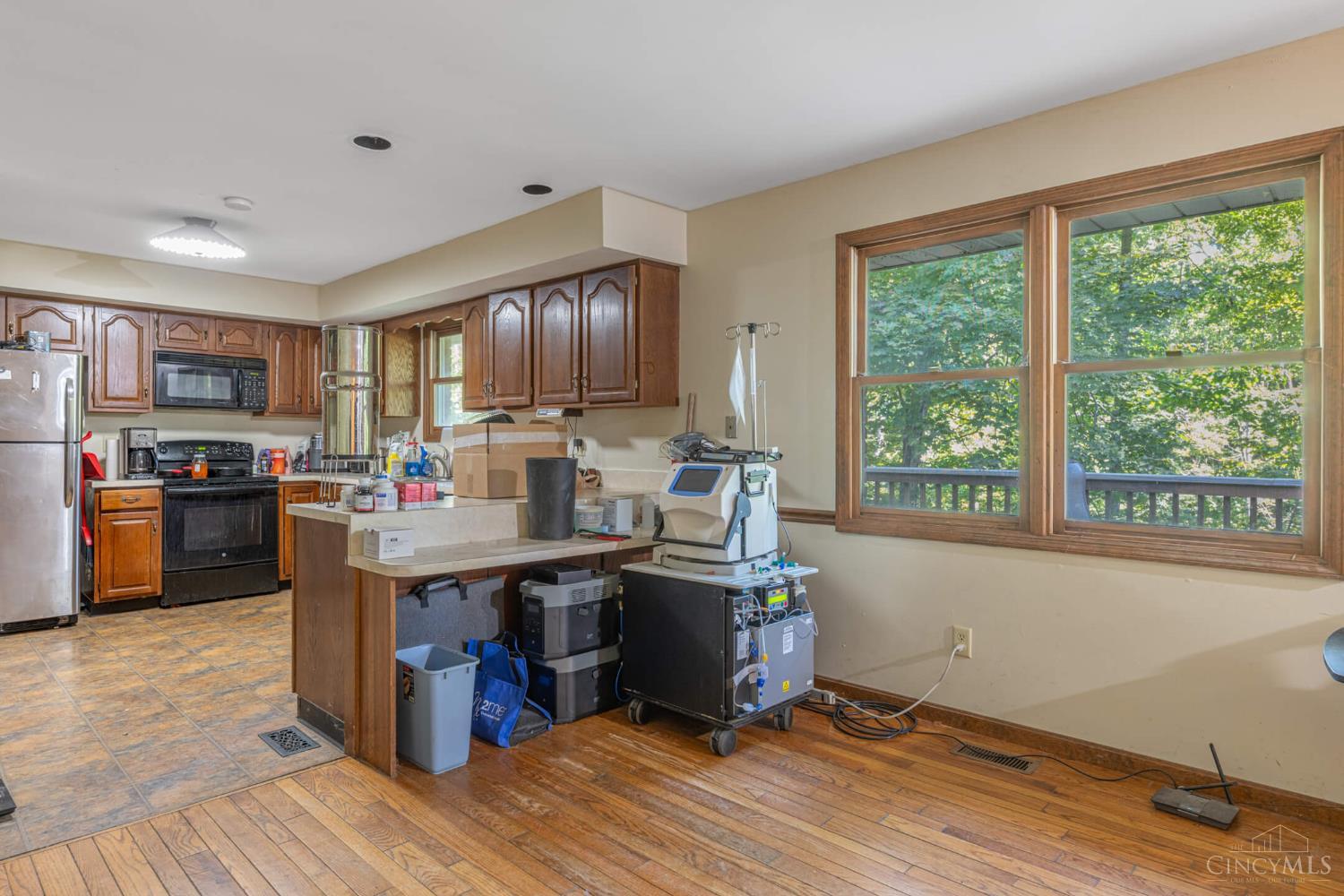 Photo 4 of Sale Pending at 6174 S Shadow Hl Way, Miami Twp, OH 45140 | MLS# 1895571 | Listing updated on 2026-10-05