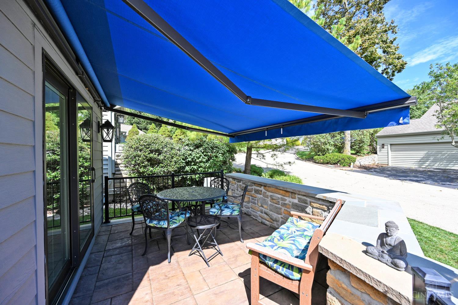 Photo 2 of Sale Pending at 14 Falling Brk Ln, Blue Ash, OH 45241 | MLS# 1895503 | Listing updated on 2026-10-03