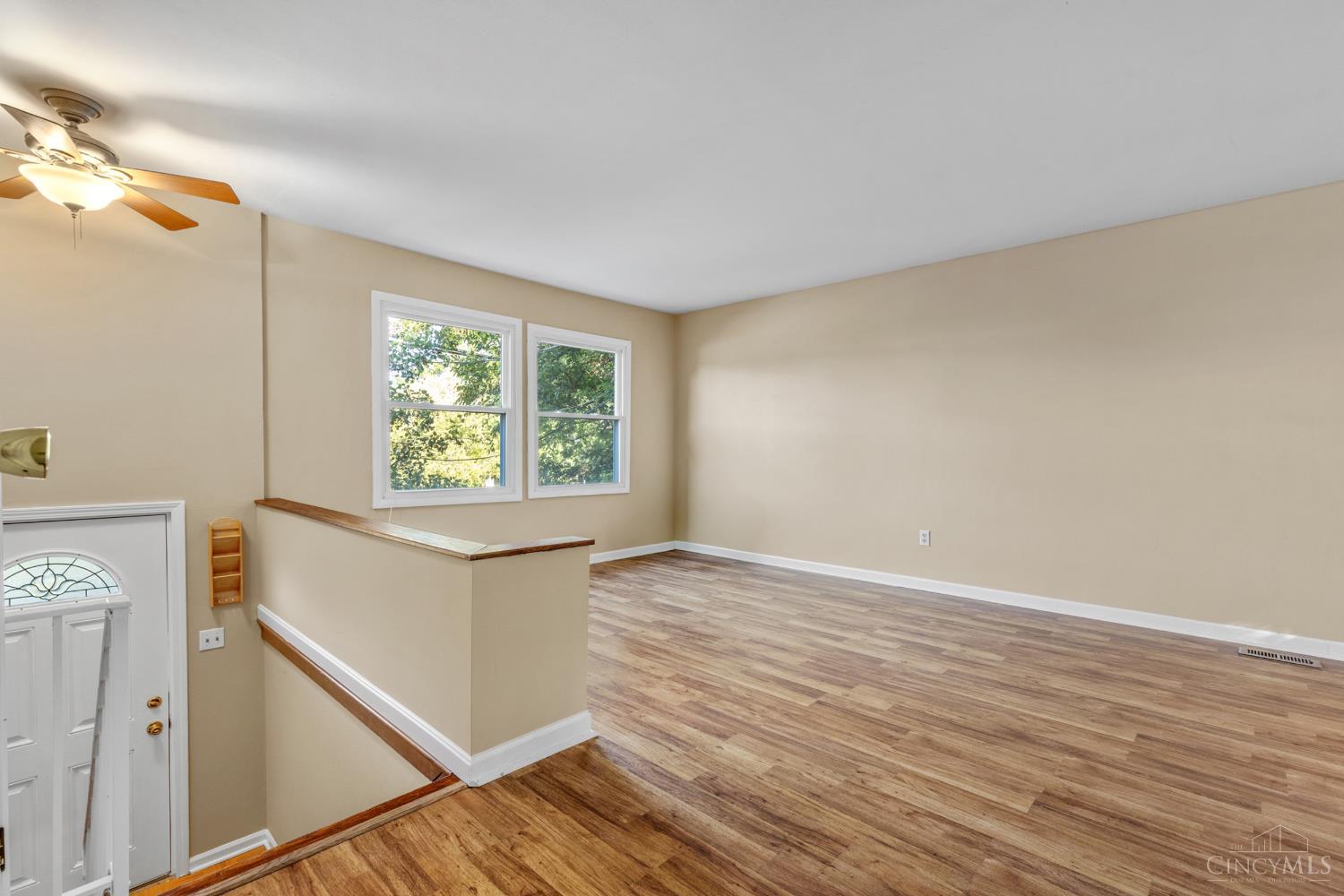 Photo 3 of Sale Pending at 6696 Butler Warren Rd, Mason, OH 45040 | MLS# 1895509 | Listing updated on 2026-10-06