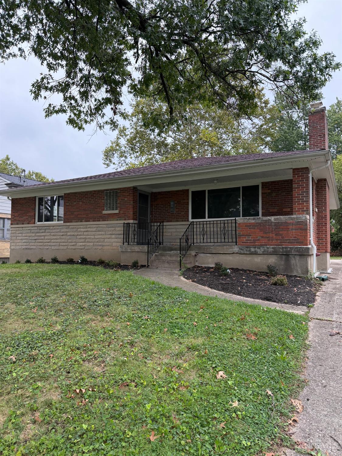 2806 Breezy Way