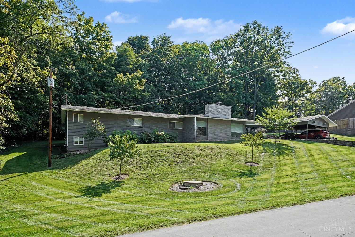 Photo 3 of Single family home for sale at 700 Eversole Rd, Cincinnati, OH 45230 | MLS# 1895672 | Listing updated on 2026-09-30