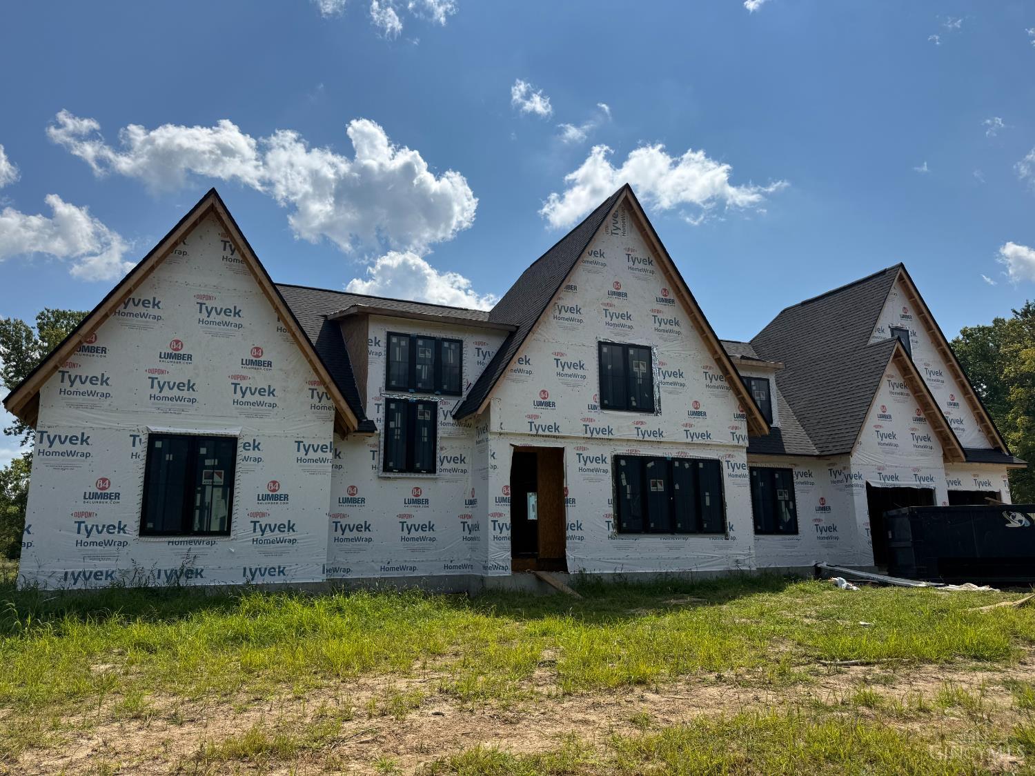 Photo 1 of Mansion for sale at 6695 Loveland Miamiville Rd #B, Loveland, OH 45140 | MLS# 1886348 | Listing updated on 2026-09-30