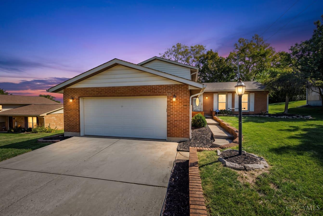 Photo 2 of Single family home for sale at 90 Mollie Dr, Hamilton, OH 45013 | MLS# 1895450 | Listing updated on 2026-10-03