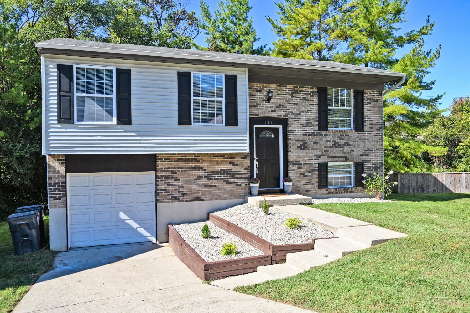 Photo 3 of Single family home for sale at 813 Allenwood Ct, Delhi Twp, OH 45238 | MLS# 1895469 | Listing updated on 2026-10-05
