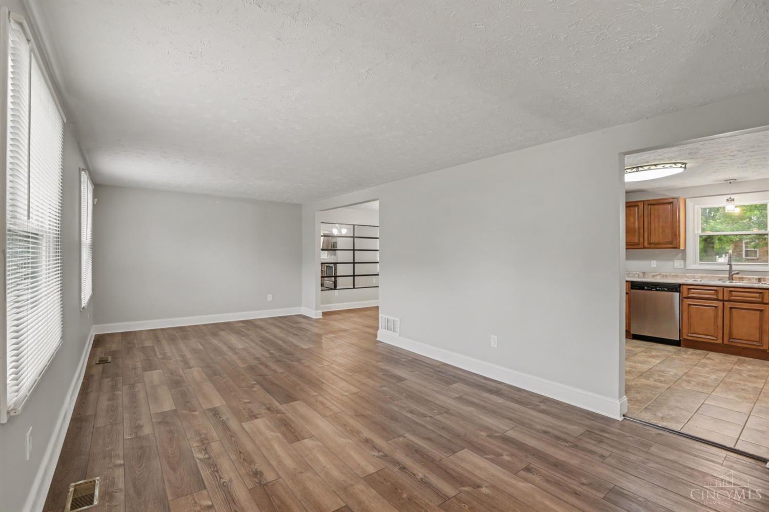 Photo 4 of Sale Pending at 11258 Lodgeview Ct, Forest Park, OH 45240 | MLS# 1895029 | Listing updated on 2026-10-04