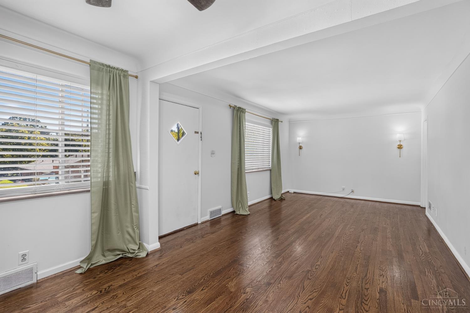 Photo 2 of Single family home for sale at 7209 Longfield Dr, Madeira, OH 45243 | MLS# 1895816 | Listing updated on 2026-10-06