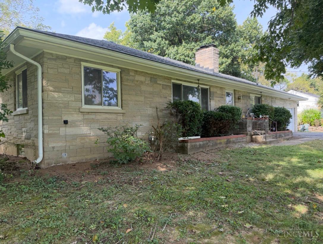 Photo 2 of Single family home for sale at 1585 Northview Cir, Fairfield, OH 45014 | MLS# 1894386 | Listing updated on 2026-10-06