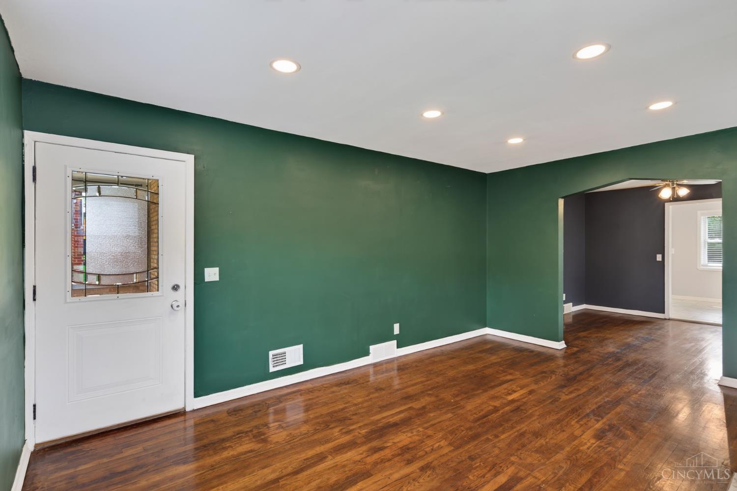 Photo 4 of Single family home for sale at 5065 Western Hills Ave, Green Twp, OH 45238 | MLS# 1895375 | Listing updated on 2026-10-05