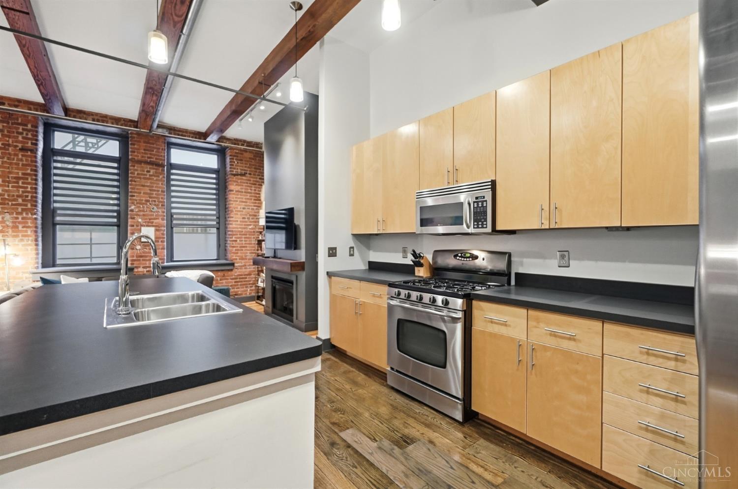 26 E Sixth Street