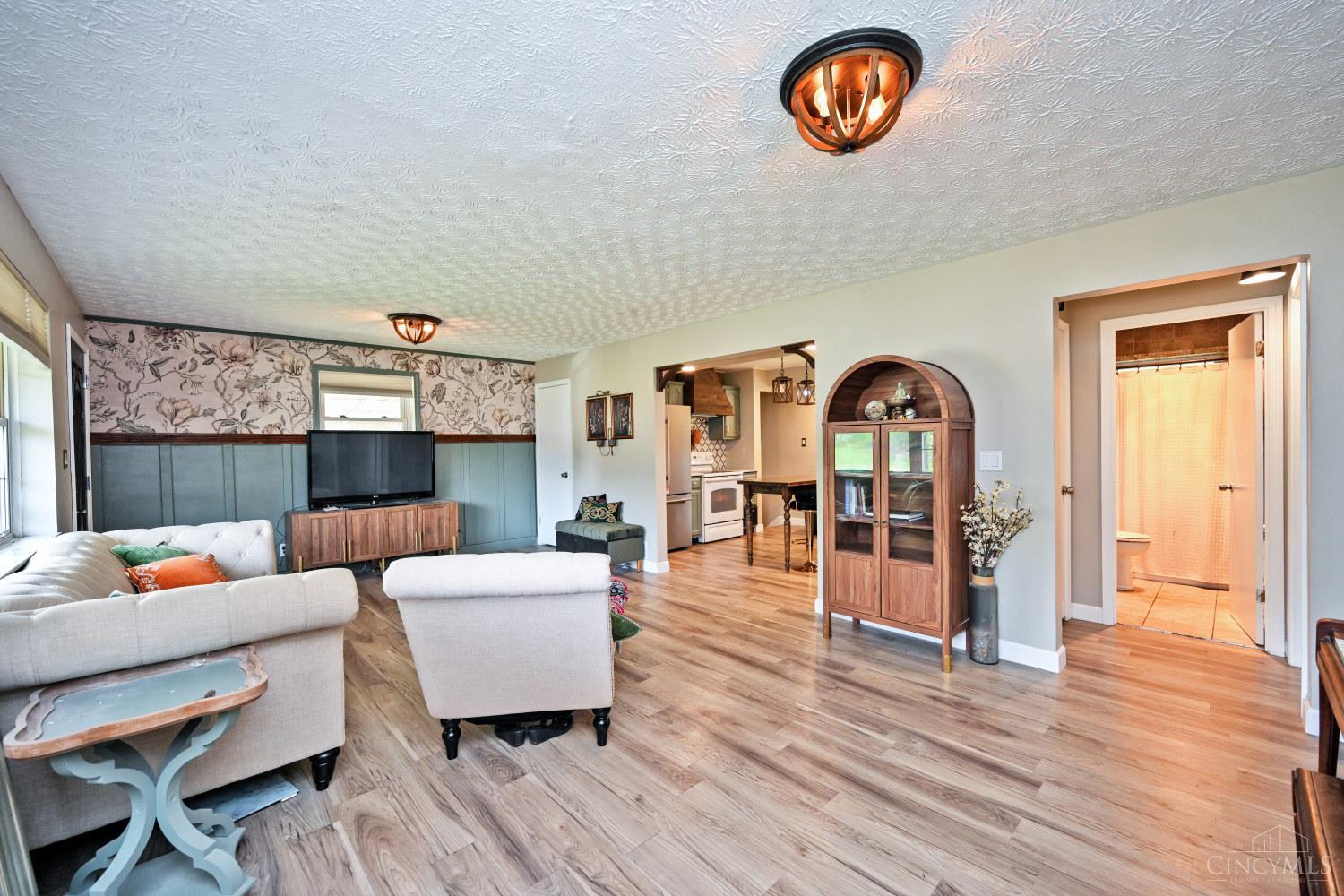 Photo 3 of Single family home for sale at 4043 Beavercreek Cir, Sharonville, OH 45241 | MLS# 1895942 | Listing updated on 2026-10-02