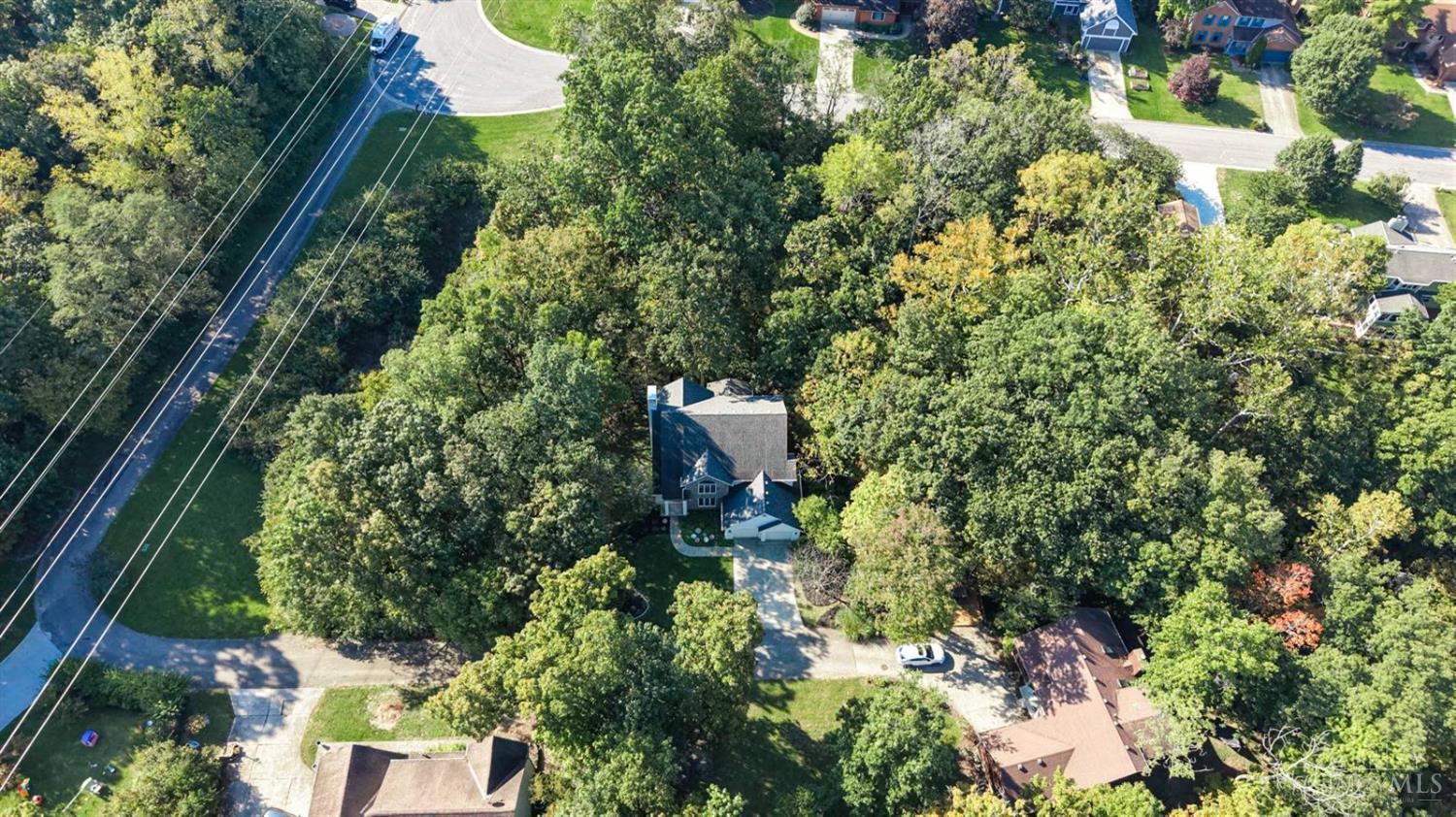 Photo 3 of Sale Pending at 5748 Golf Crst Dr, West Chester, OH 45069 | MLS# 1895701 | Listing updated on 2026-10-06