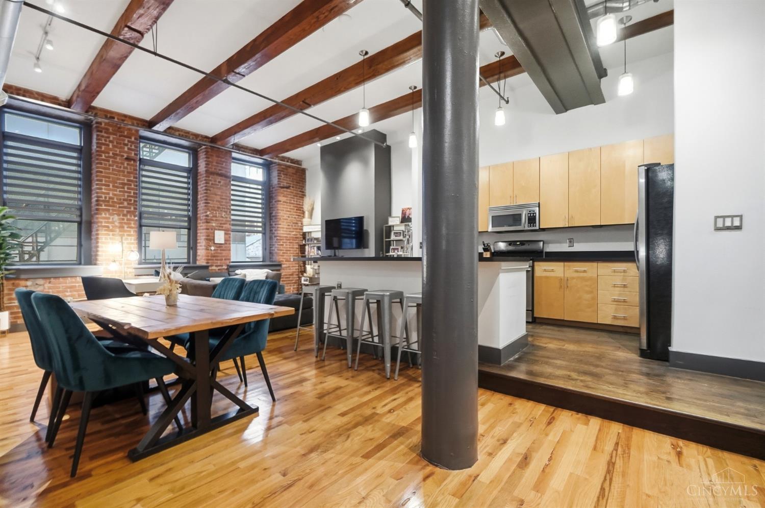 26 E Sixth Street