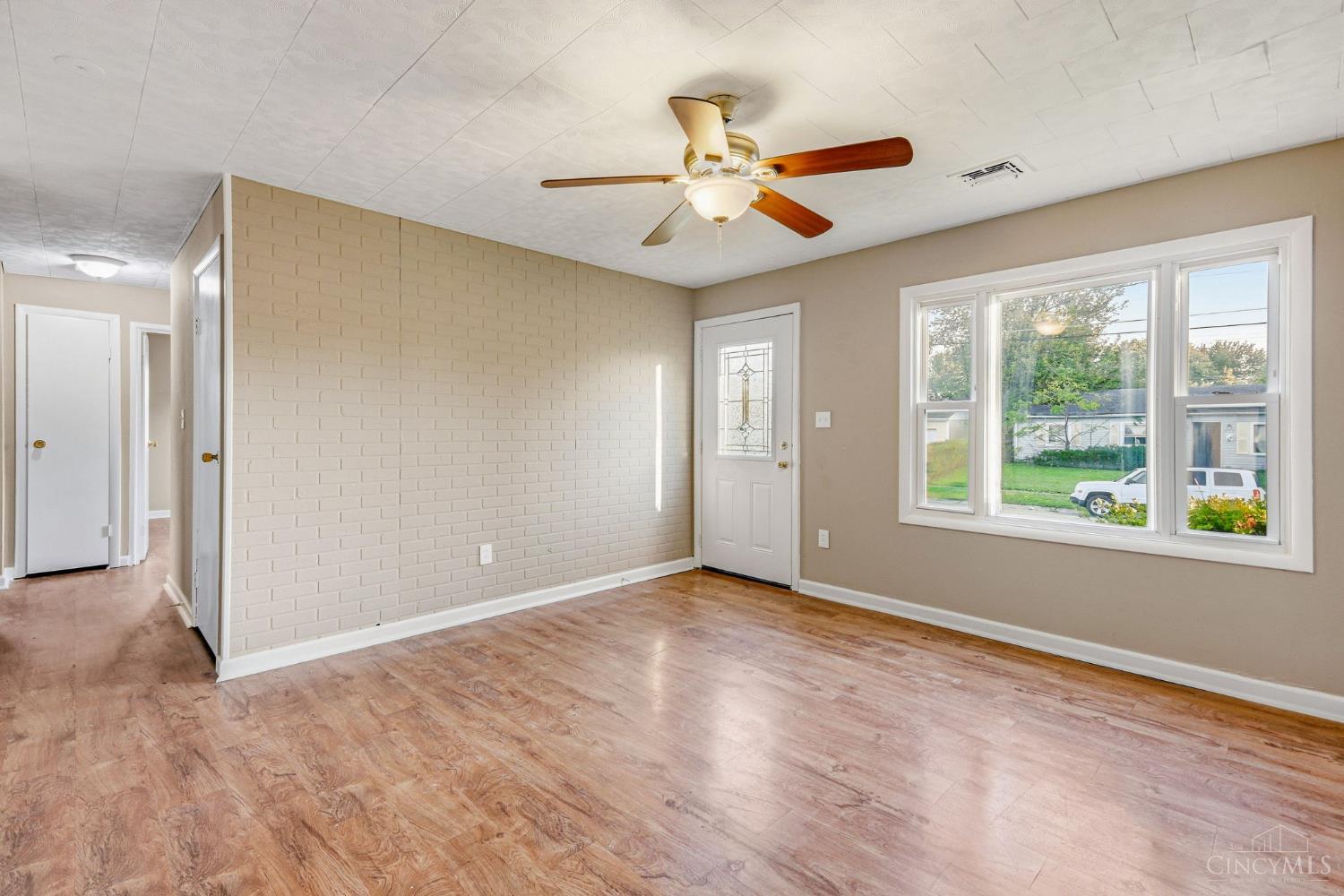 Photo 3 of Single family home for sale at 3252 Ainsworth Dr, Cincinnati, OH 45251 | MLS# 1895163 | Listing updated on 2026-10-01