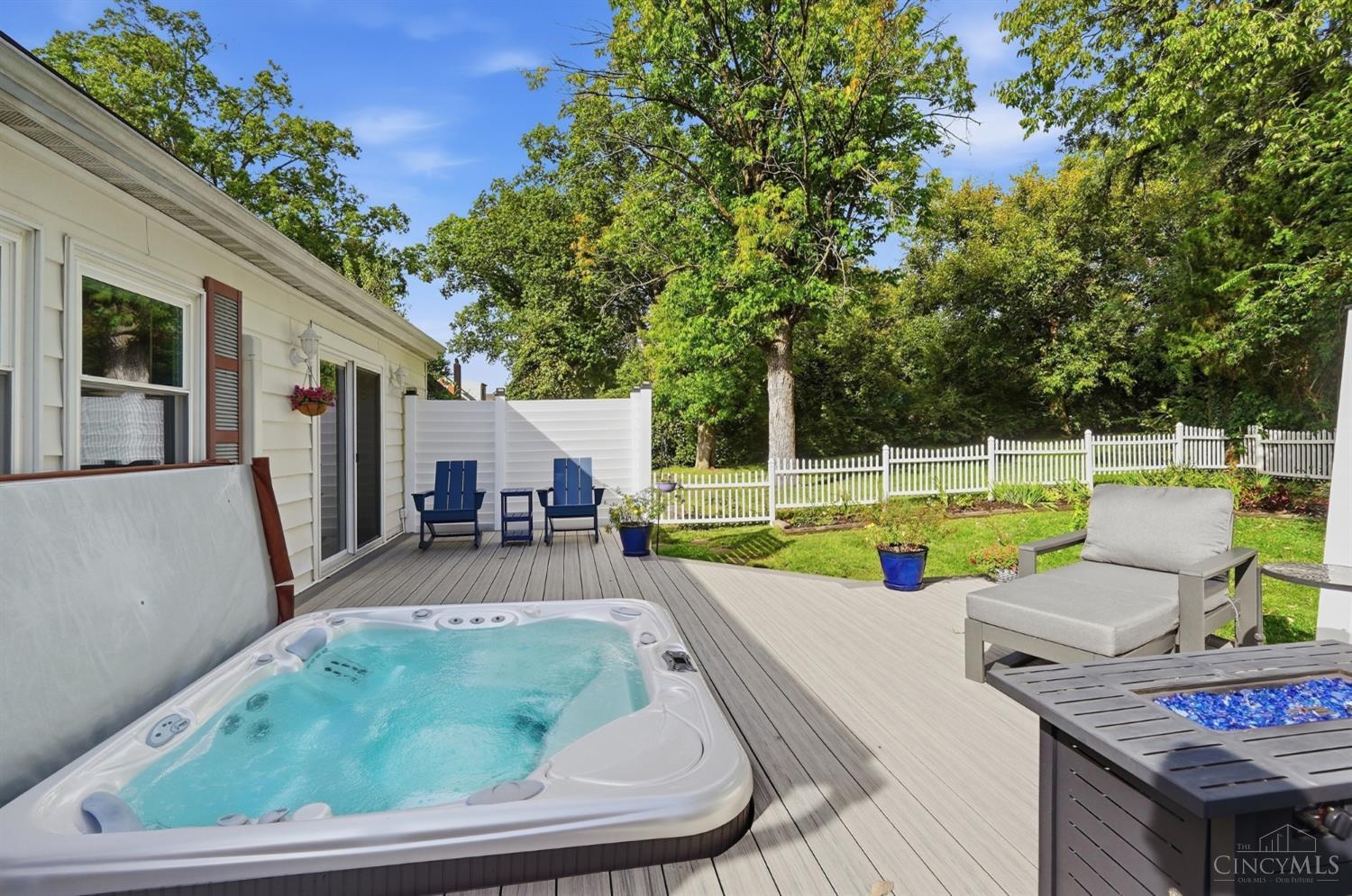 Photo 3 of Single family home for sale at 6796 Warder Dr, Springfield Twp., OH 45224 | MLS# 1895835 | Listing updated on 2026-10-01
