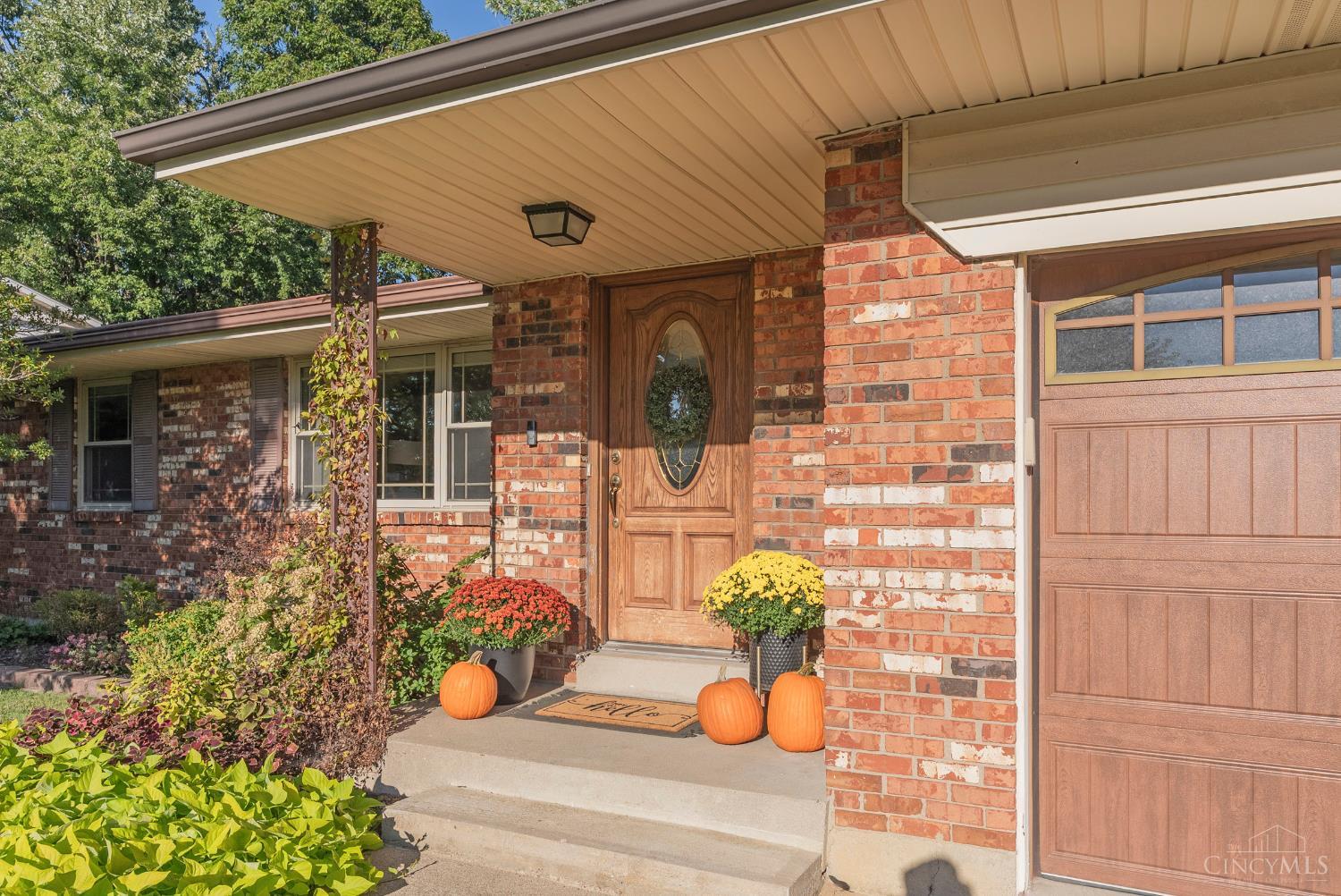 Photo 3 of Sale Pending at 1718 Rockhurst Ln, Anderson Twp, OH 45255 | MLS# 1895856 | Listing updated on 2026-10-04