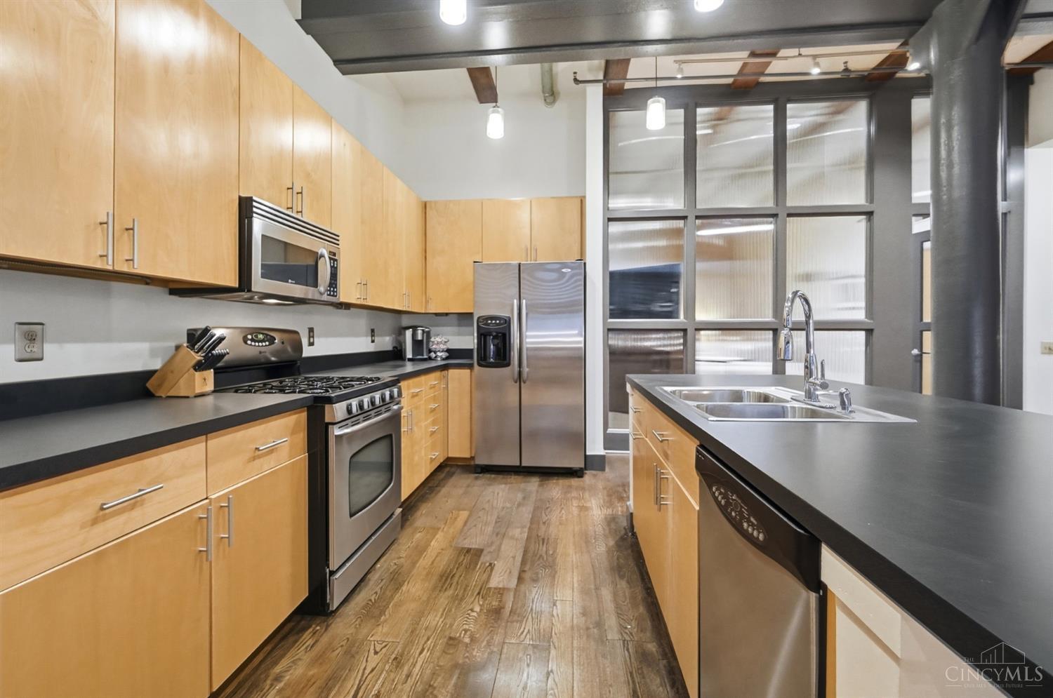 26 E Sixth Street