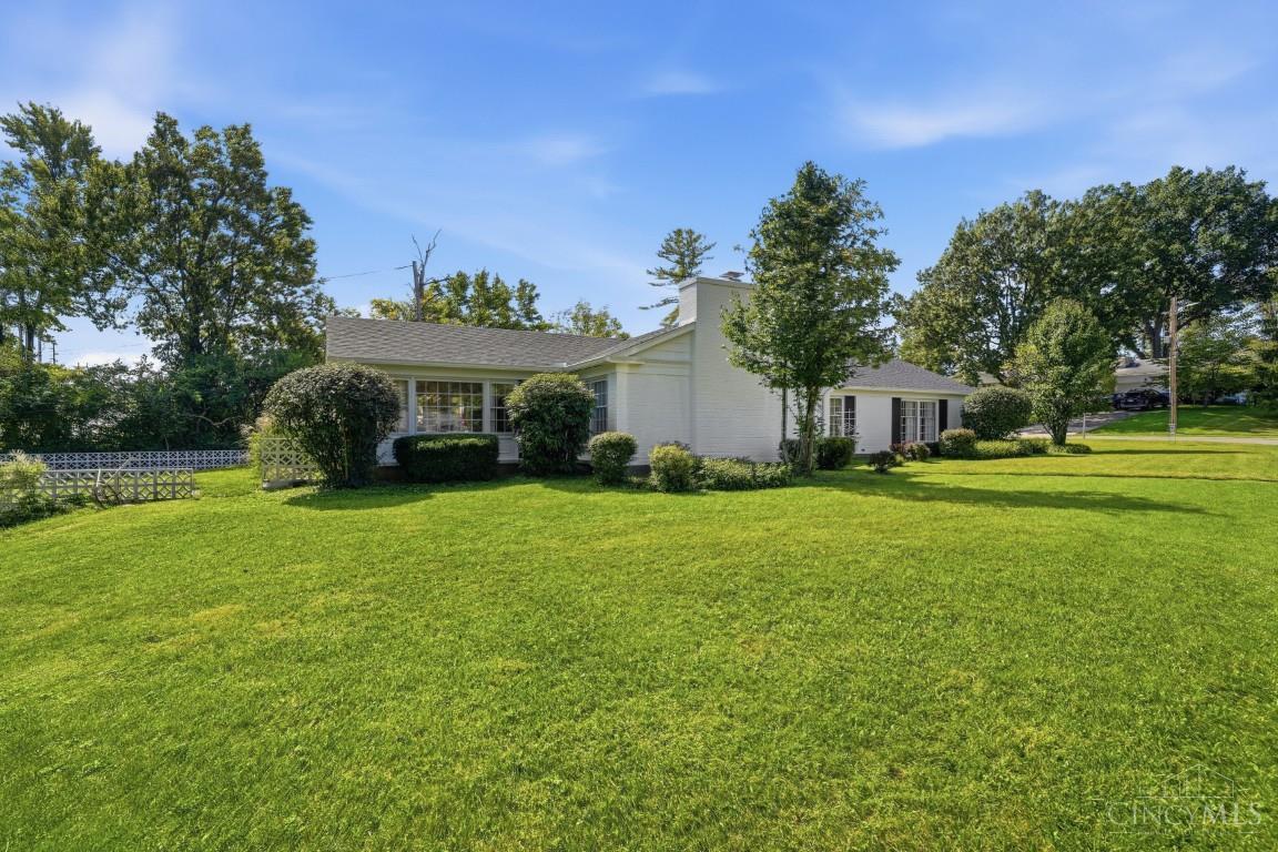 Photo 1 of Single family home for sale at 15 Fairway Ct, Hamilton, OH 45013 | MLS# 1895927 | Listing updated on 2026-10-05
