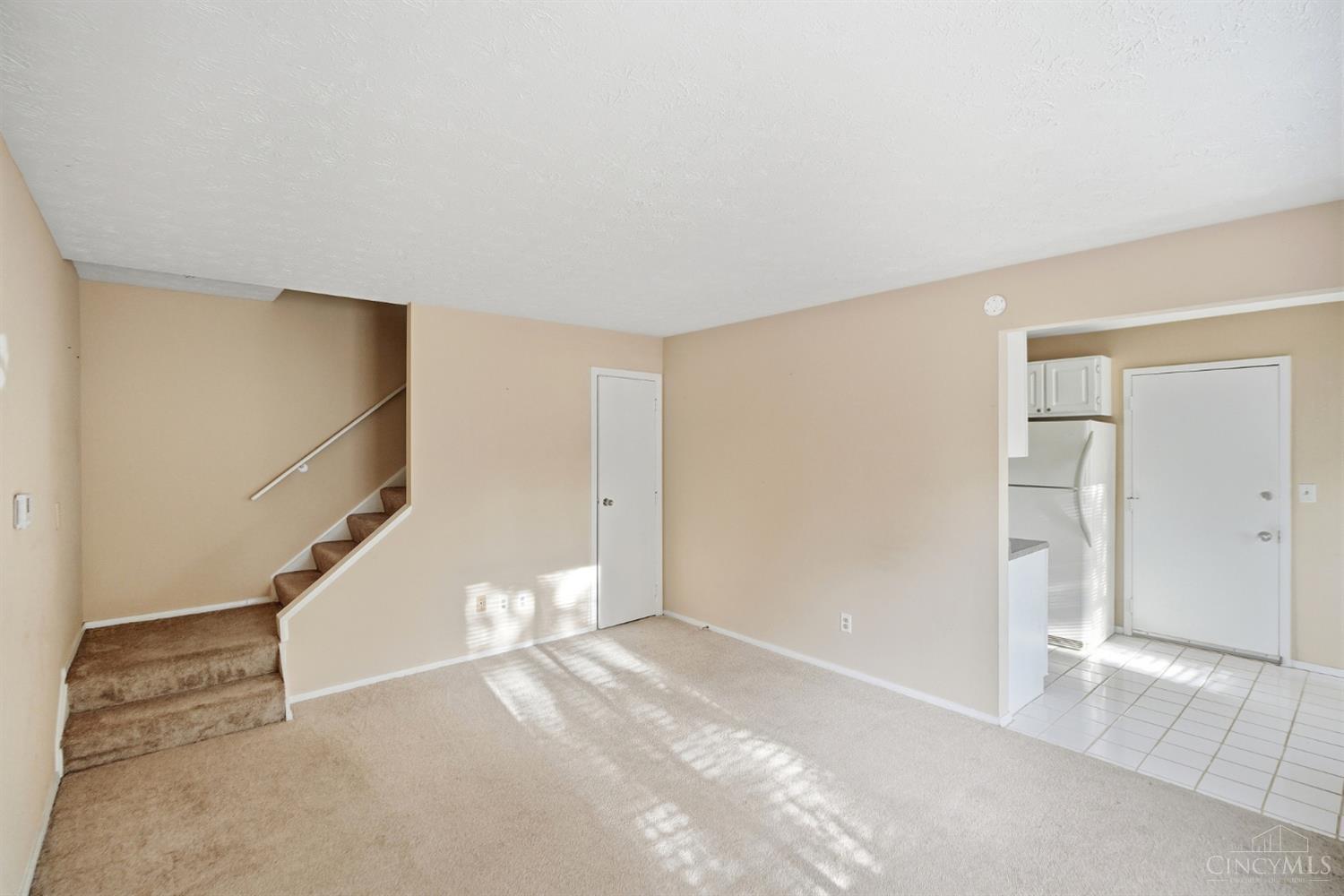 Photo 4 of Sale Pending at 1058 E Crescentville Rd, West Chester, OH 45246 | MLS# 1895637 | Listing updated on 2026-10-06