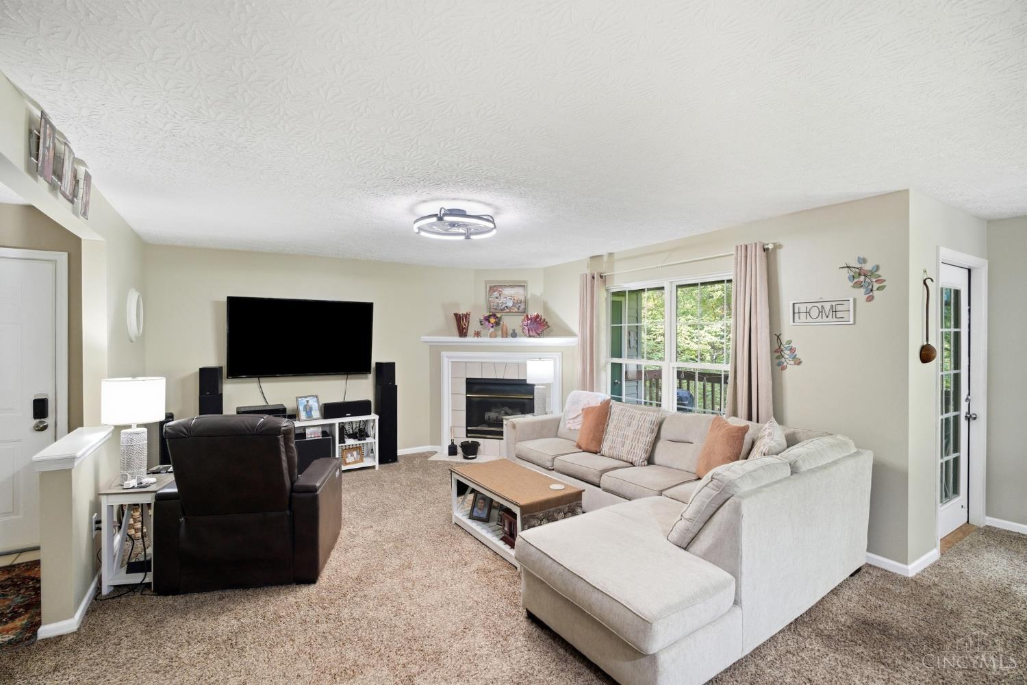 Listing Photo 4 - Condo for sale in building located at 137 Highridge Ct, Fairfield, OH 45014