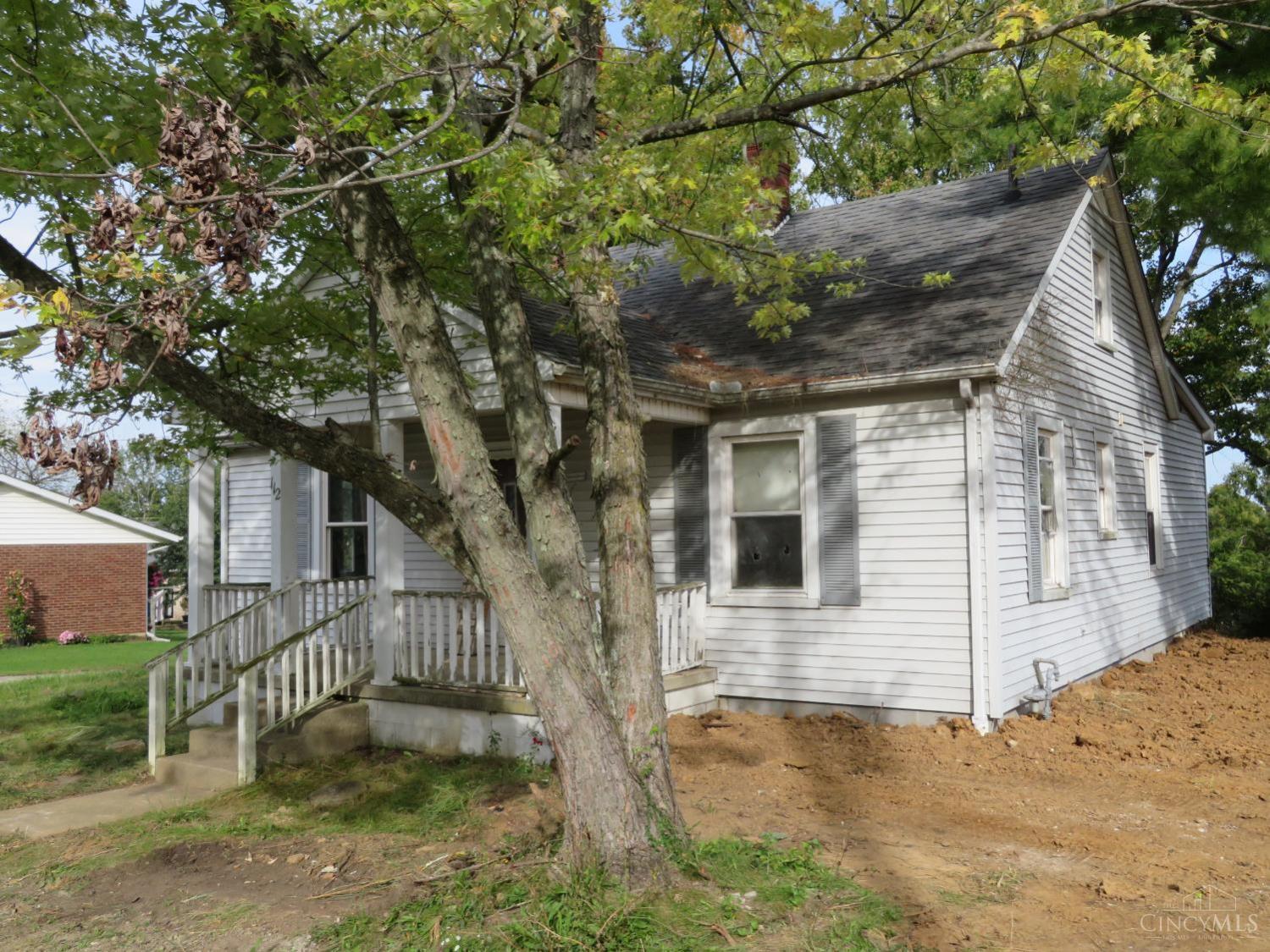 Photo 2 of Single family home for sale at 112 S Glenn St, Hillsboro, OH 45133 | MLS# 1895850 | Listing updated on 2026-10-02
