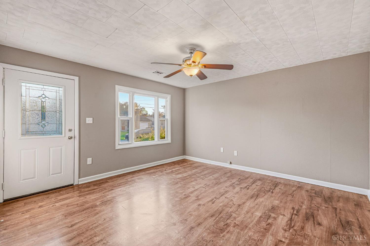 Photo 2 of Single family home for sale at 3252 Ainsworth Dr, Cincinnati, OH 45251 | MLS# 1895163 | Listing updated on 2026-10-01
