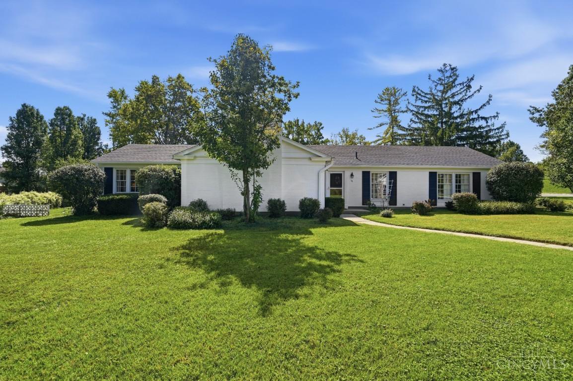 Single family home for sale at 15 Fairway Ct, Hamilton, OH 45013 | MLS# 1895927