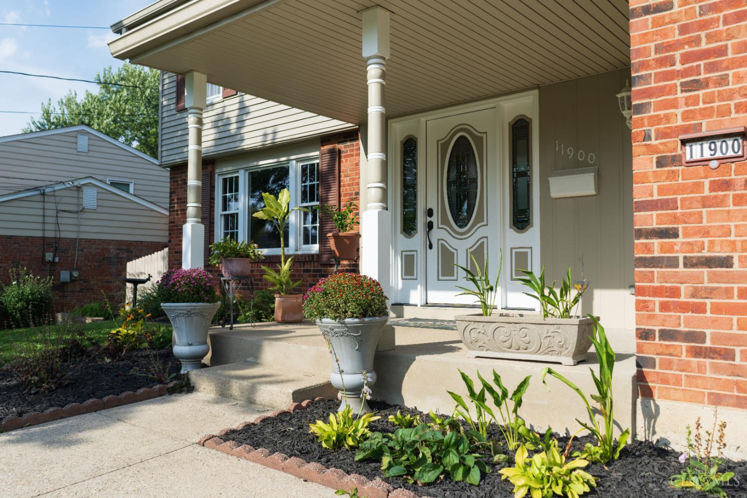 Photo 3 of Single family home for sale at 11900 Elmgrove Cir, Springfield Twp., OH 45240 | MLS# 1896140 | Listing updated on 2026-10-05