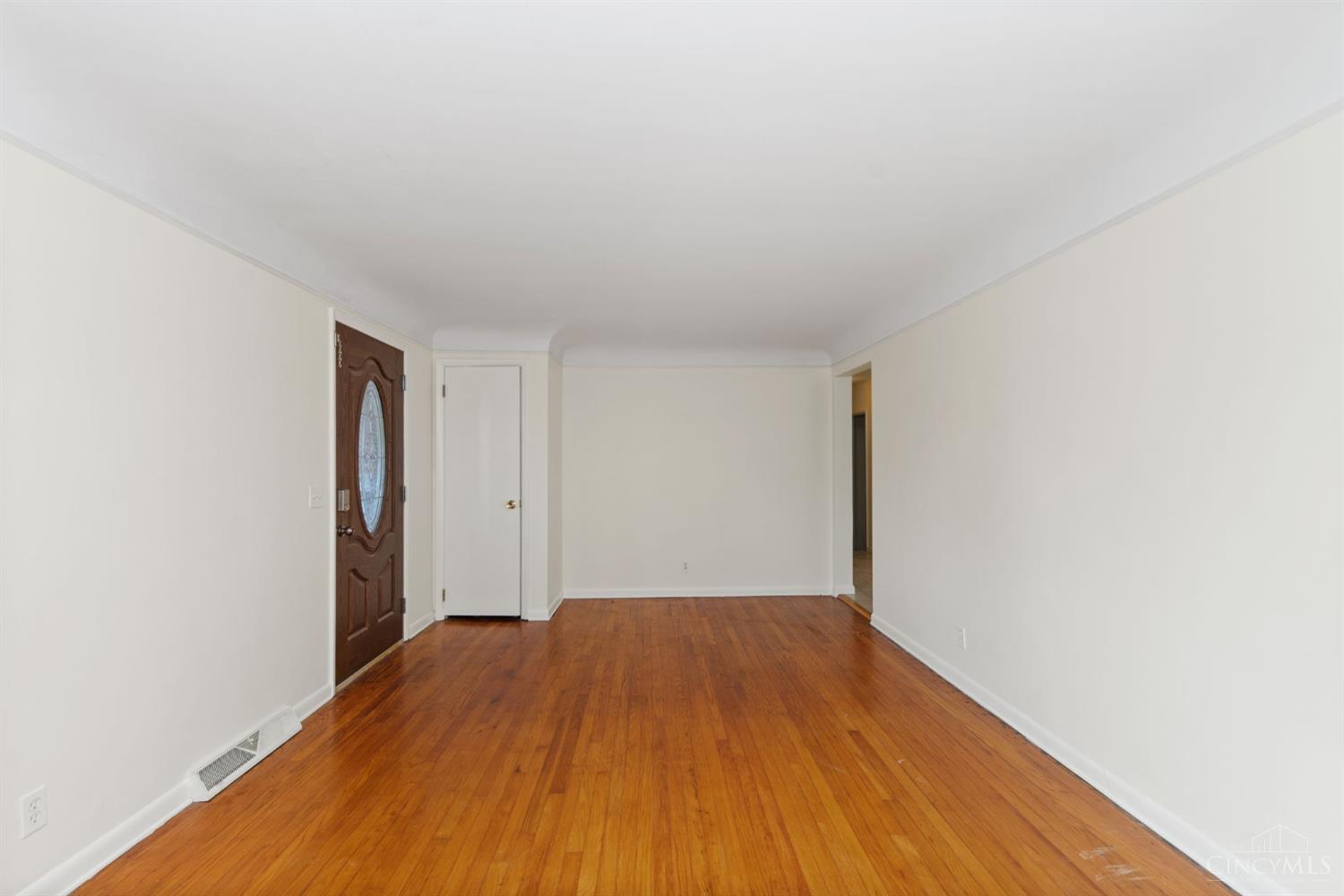 Photo 4 of Single family home for sale at 475 Breezy Ln, Cincinnati, OH 45244 | MLS# 1896109 | Listing updated on 2026-10-03